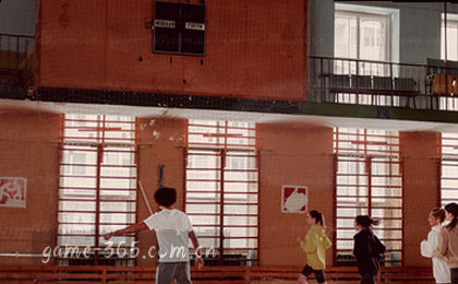 曼联防线右路空档 曼城直塞屡次穿透
